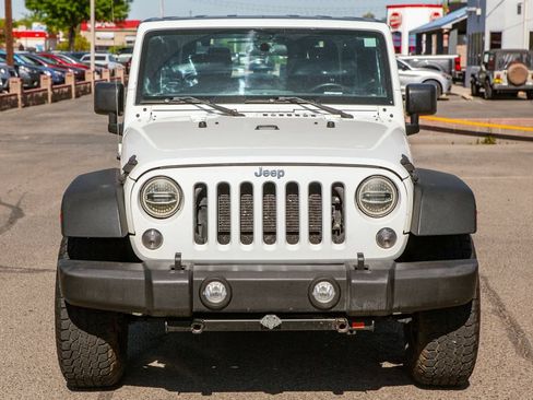 Used 2018 Jeep Wrangler Sport AWD/4WD image 3
