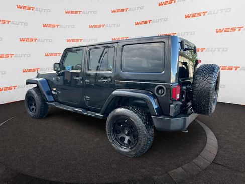Used 2013 Jeep Wrangler Unlimited Sahara w/ Dual Top Group AWD/4WD image 3