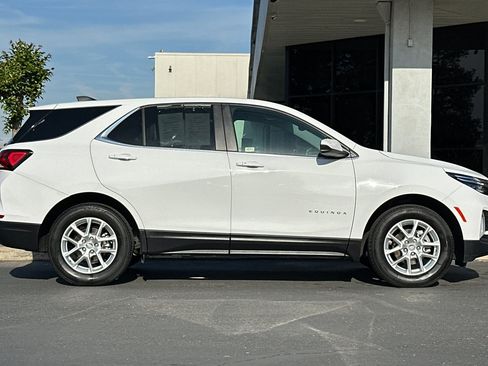 Used 2024 Chevrolet Equinox LT image 3
