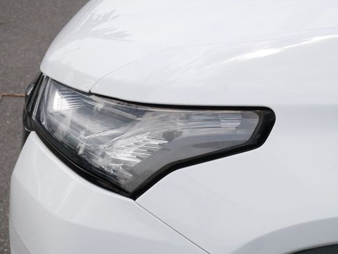 Used 2023 Chevrolet Traverse RS AWD/4WD image 16