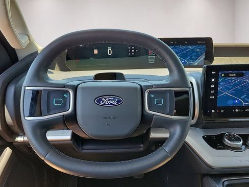 Used 2025 Ford Expedition Active AWD/4WD image 19