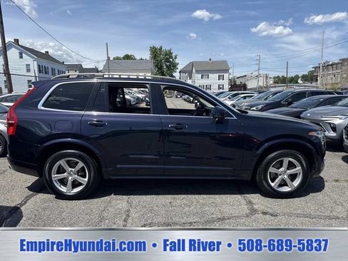 Used 2019 Volvo XC90 T5 Momentum w/ Multimedia Package AWD/4WD image 3