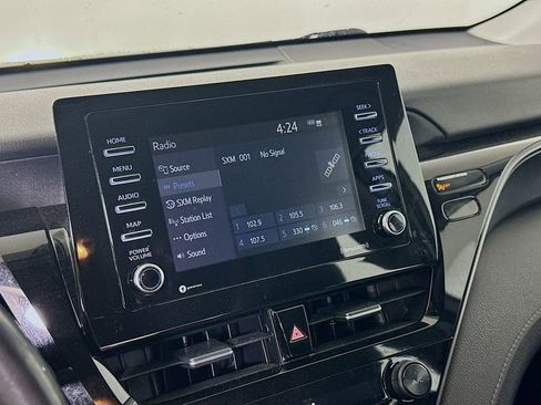 Used 2021 Toyota Camry SE image 30