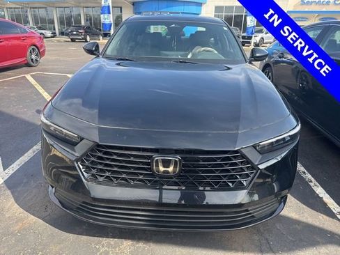 Used 2023 Honda Accord Sport image 2