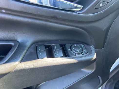 Used 2018 Chevrolet Equinox LT image 13