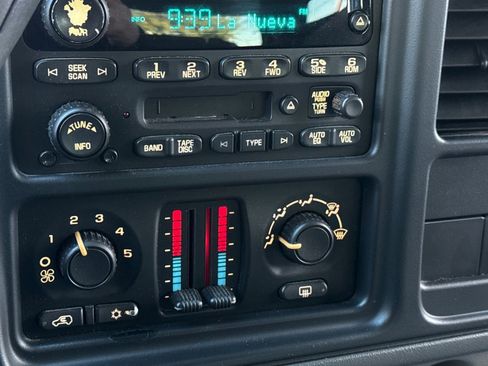 Used 2005 Chevrolet Suburban LS w/ Cargo Package image 21