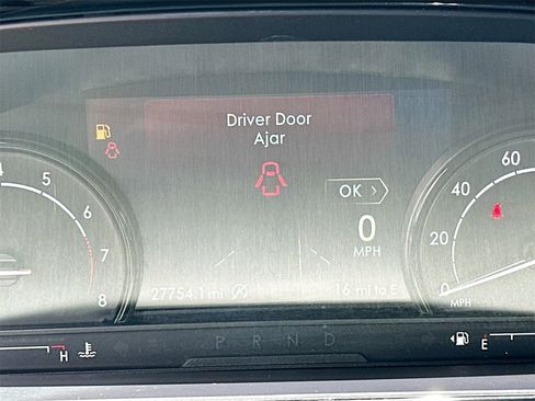 Used 2021 Lincoln Corsair Standard image 12