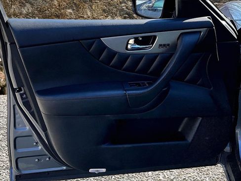 Used 2017 INFINITI QX70 AWD w/ Premium Package image 18