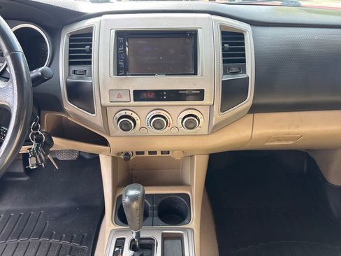 Used 2011 Toyota Tacoma PreRunner w/ SR5 Pkg #2 RWD image 23