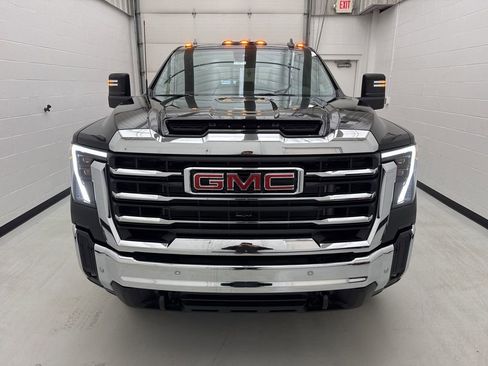 New 2026 GMC Sierra 2500 SLE w/ SLE Value Package; image 2
