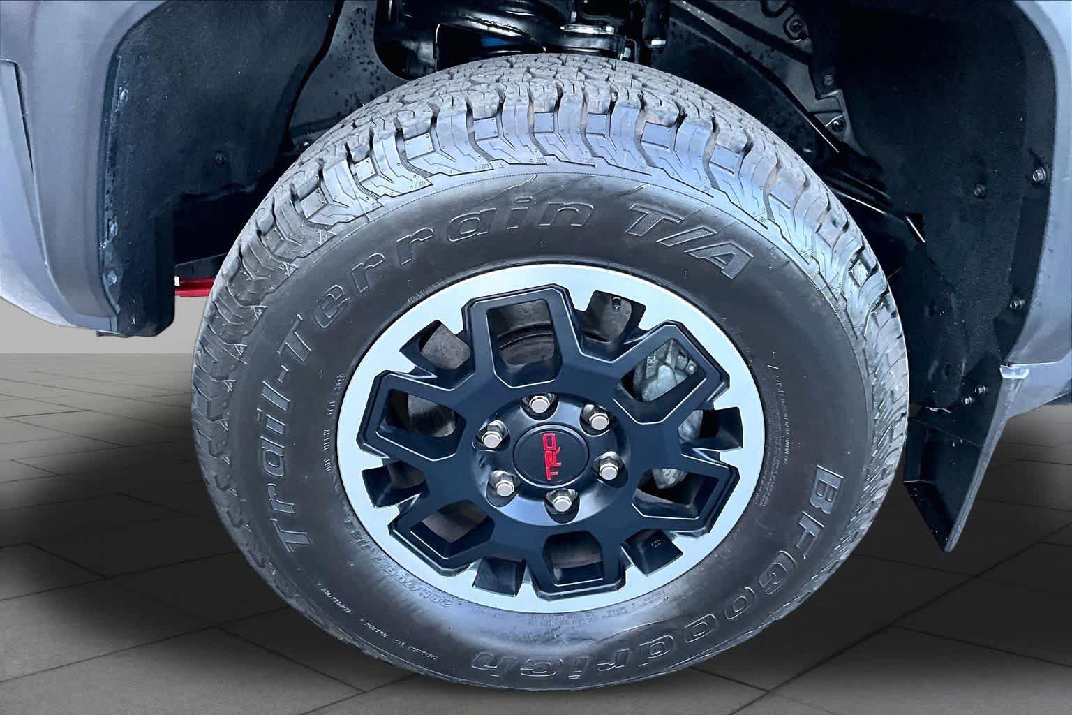 Used 2024 Toyota Tacoma TRD Off-Road w/ TRD Off Road Premium Package AWD/4WD image 10