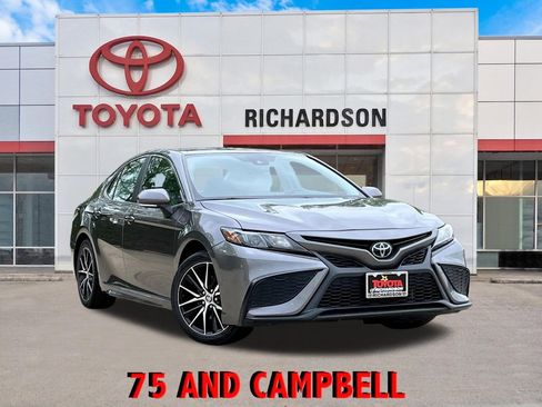 Used 2024 Toyota Camry SE w/ Convenience Package FWD image 1