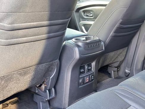 Used 2019 Nissan Titan SV w/ SV Convenience Package image 30