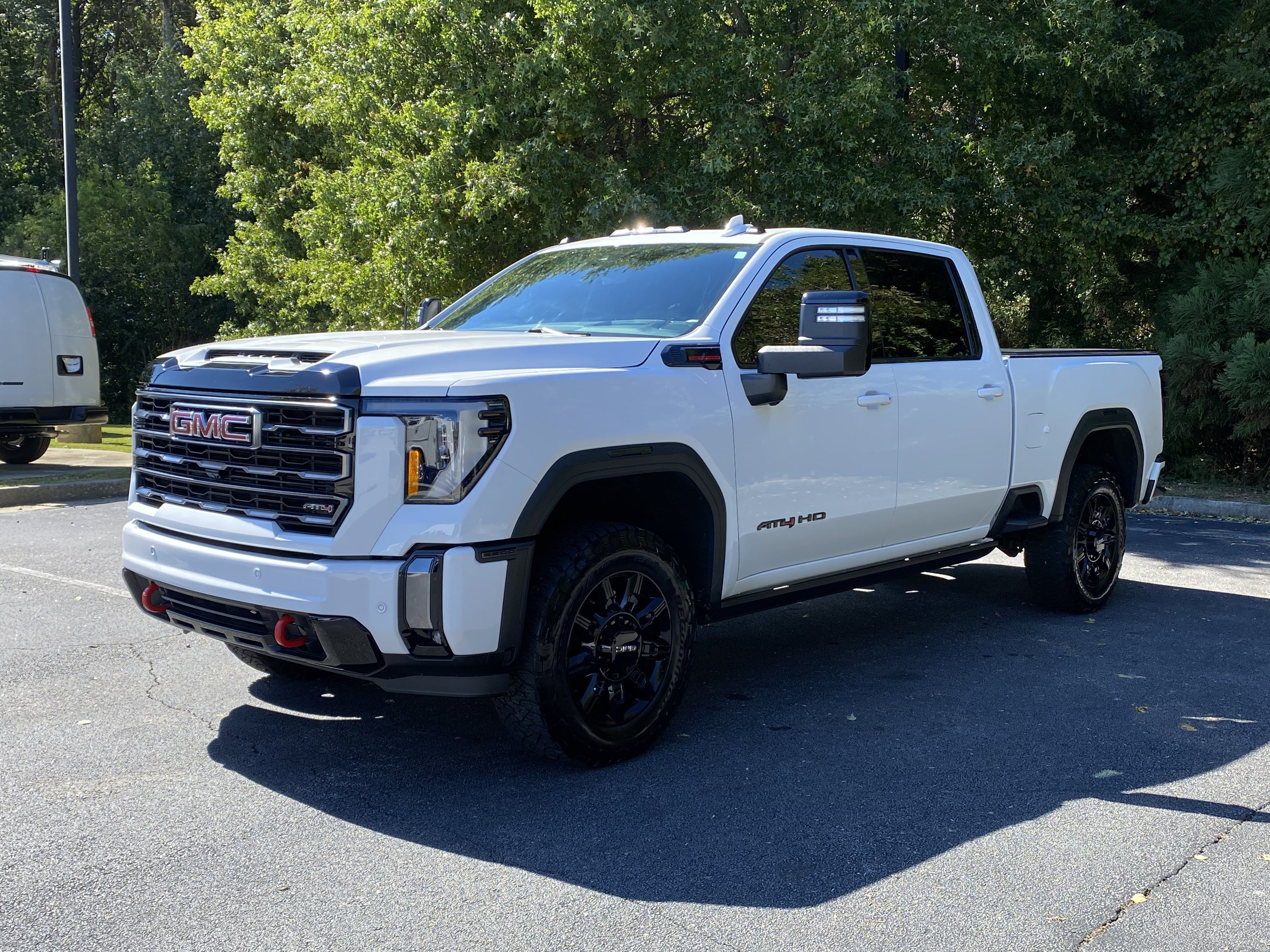 Used 2024 GMC Sierra 2500 AT4 w/ AT4 Premium Plus Package AWD/4WD image 5