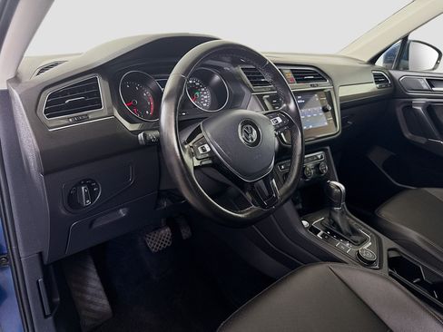 Used 2018 Volkswagen Tiguan SEL AWD/4WD image 23