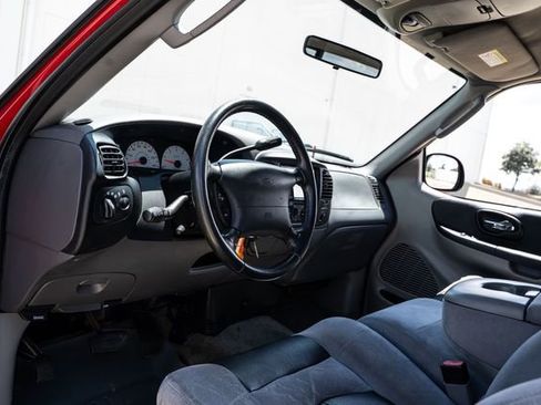 Used 2003 Ford F150 Lightning RWD image 18