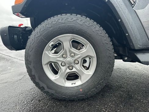 Used 2021 Jeep Wrangler Unlimited Sport image 13