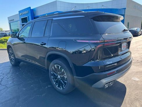 New 2026 Chevrolet Traverse LT w/ Sun and Wheel Package FWD image 5