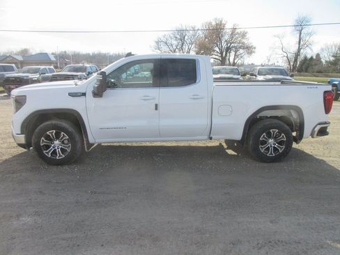 New 2026 GMC Sierra 1500 SLE w/ Max Trailering Package image 9