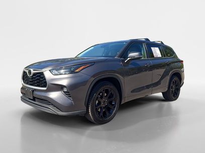 Used 2023 Toyota Highlander LE