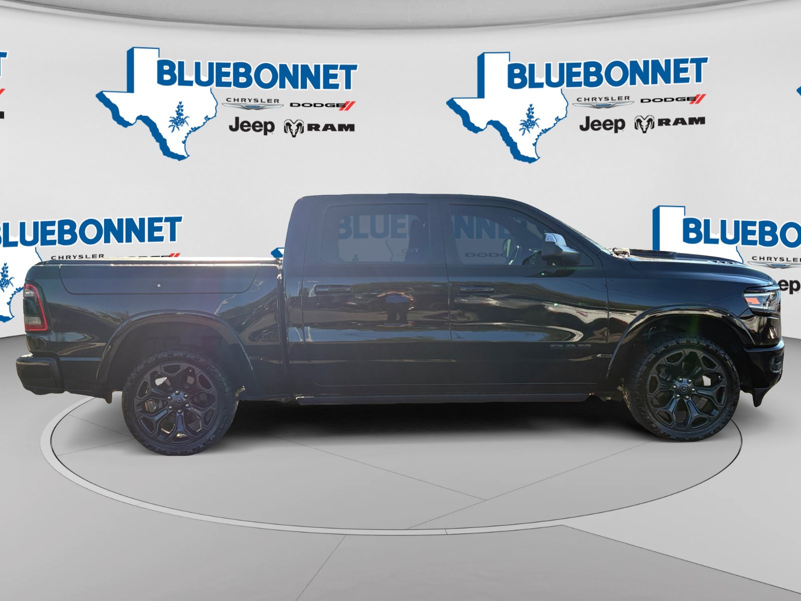 Certified 2020 RAM 1500 Limited w/ Black Appearance Package AWD/4WD image 4