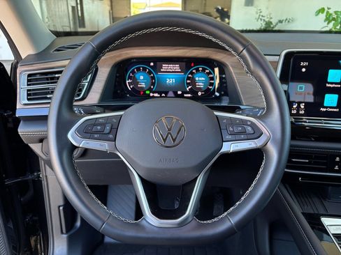 Used 2026 Volkswagen Atlas SE FWD image 29