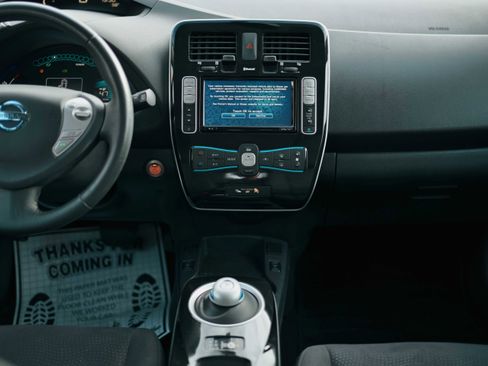 Used 2015 Nissan Leaf SV w/ LED & Quick Charge Package image 10