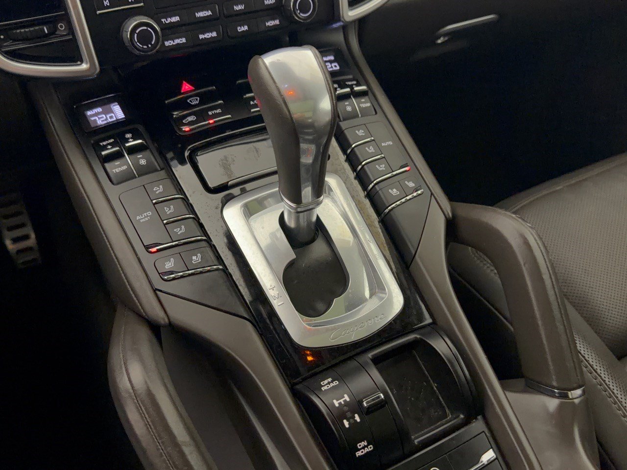 Used 2017 Porsche Cayenne S AWD/4WD image 21