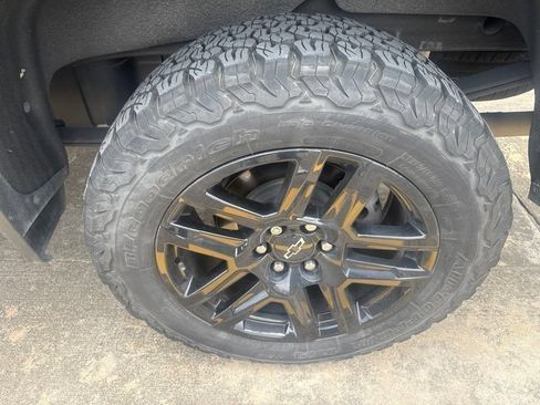 Used 2021 Chevrolet Silverado 1500 Custom Trail Boss AWD/4WD image 13