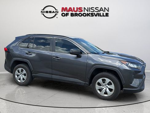 Used 2021 Toyota RAV4 LE AWD/4WD image 14