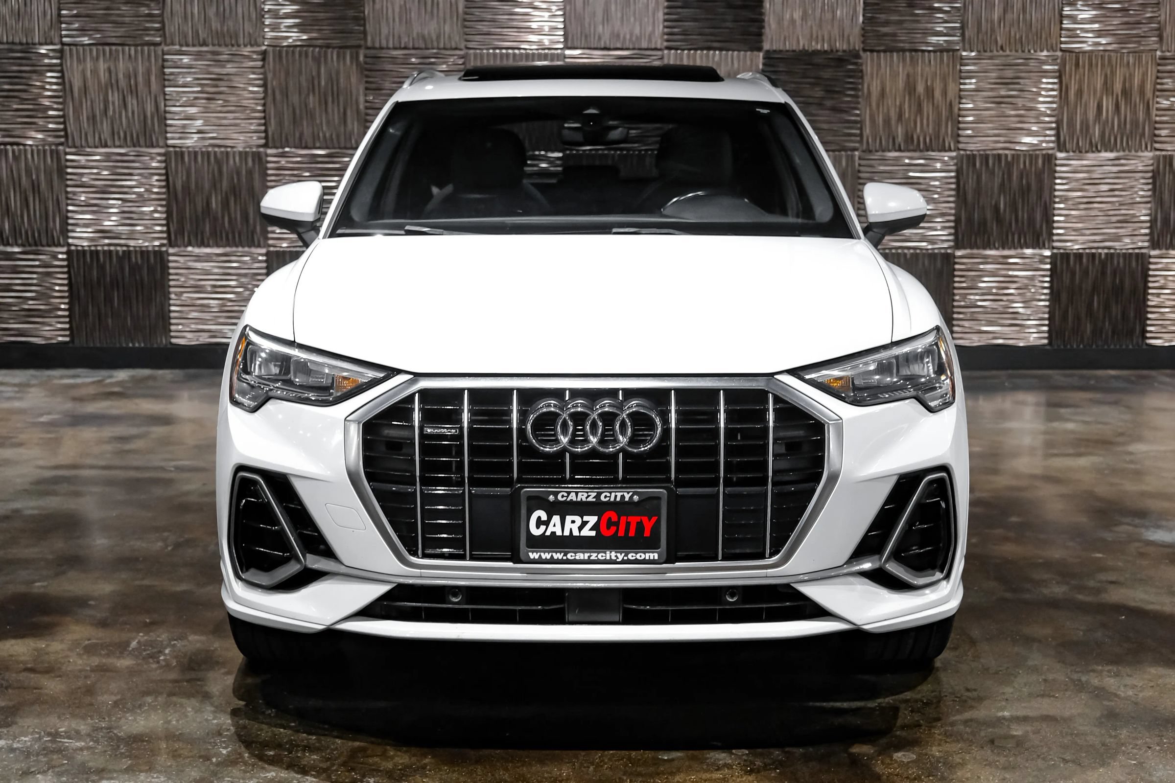 Used 2020 Audi Q3 2.0T Premium w/ Convenience Package AWD/4WD image 5