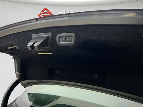 Used 2017 Volvo S90 T5 Inscription w/ Vision Package image 25