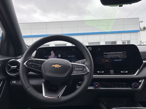 New 2026 Chevrolet Equinox LT w/ Convenience Package II image 11