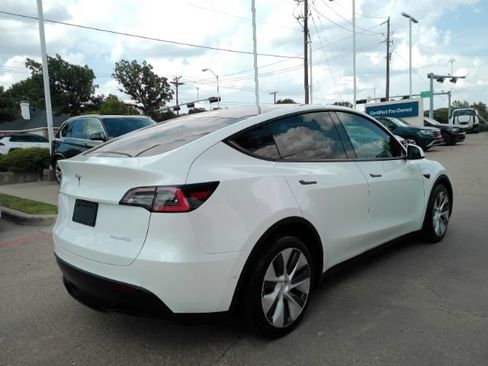 Used 2021 Tesla Model Y Long Range AWD/4WD image 6