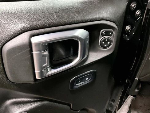 Used 2024 Jeep Wrangler Rubicon image 31