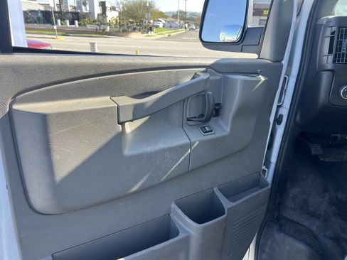 Used 2020 Chevrolet Express 3500 w/ Driver Convenience Package image 14