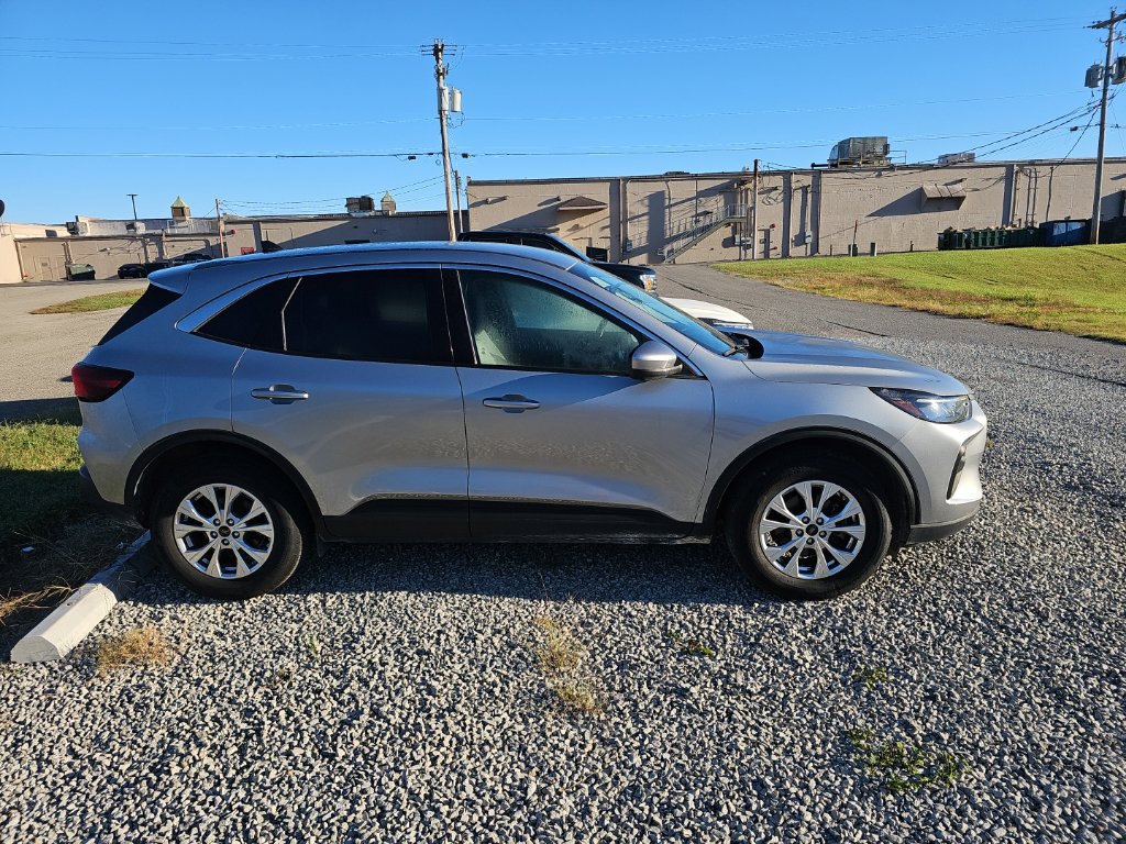 Used 2023 Ford Escape Active w/ Tech Pack #2 AWD/4WD image 8