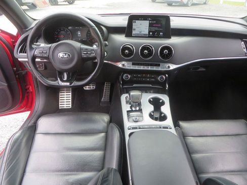 Used 2018 Kia Stinger GT2 RWD image 12