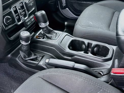 Used 2023 Jeep Wrangler Unlimited w/ Cold Weather Group AWD/4WD image 28
