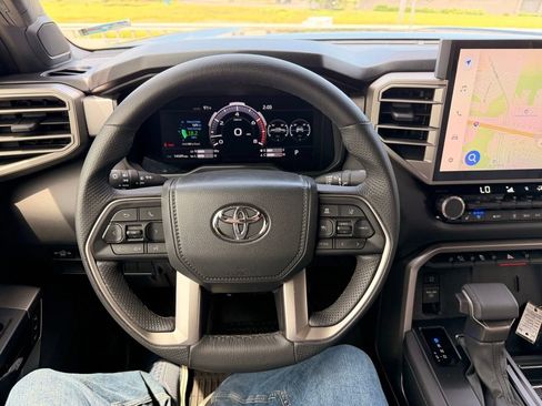 Used 2025 Toyota Tundra Limited AWD/4WD image 20