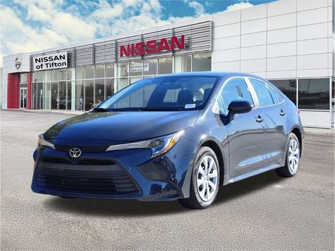 Used 2024 Toyota Corolla LE FWD image 8