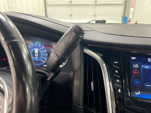 Used 2018 Cadillac Escalade ESV Premium Luxury AWD/4WD image 18