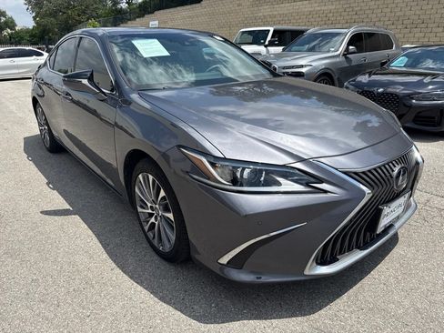 Used 2020 Lexus ES 300h w/ Premium Package FWD image 3