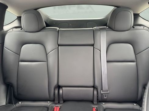 Used 2022 Tesla Model Y Performance image 12