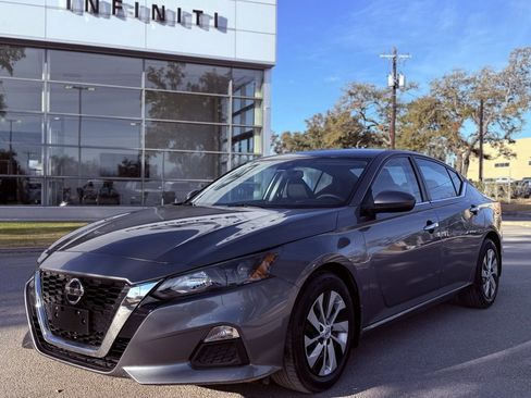 Used 2022 Nissan Altima 2.5 S image 1