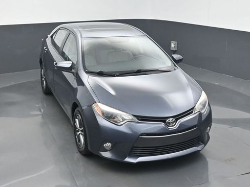 Used 2016 Toyota Corolla LE FWD image 3