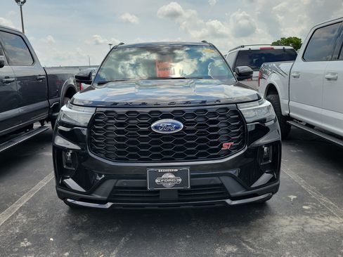 Used 2026 Ford Explorer ST w/ Sun And Sound Package RWD image 2
