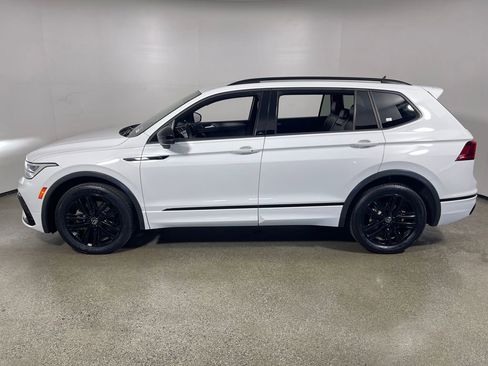 Used 2022 Volkswagen Tiguan SE R-Line image 6