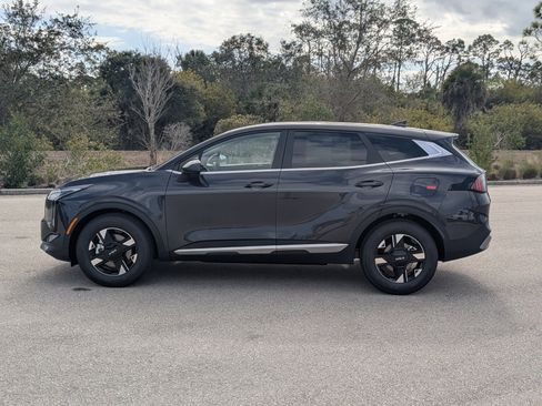 New 2026 Kia Sportage LX FWD image 8