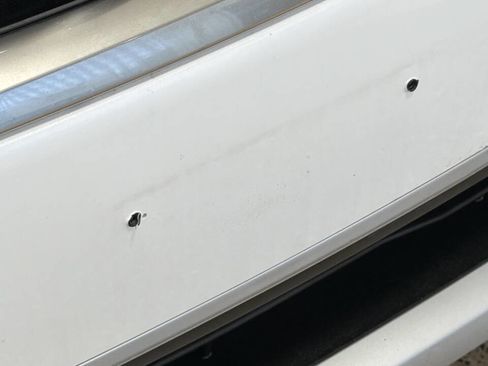 Used 2023 Kia Carnival LX image 4